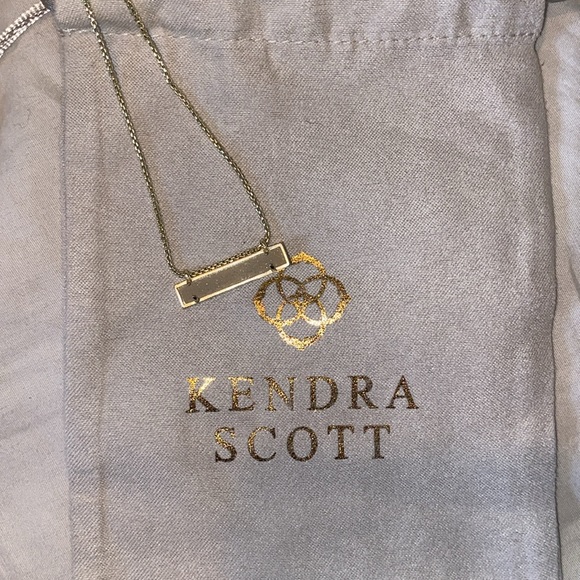 Kendra Scott Leanor Gold Short Pendant Necklace in Iridescent Drusy - Picture 3 of 4